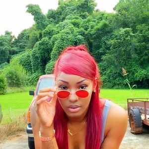 Meet your Posher, Andeija